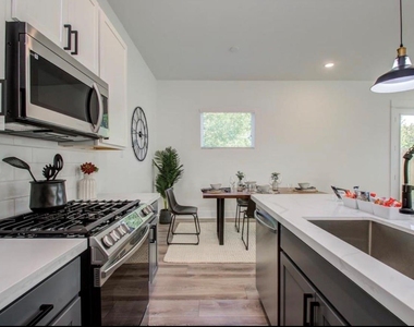778 W Tidwell Road - Photo Thumbnail 12