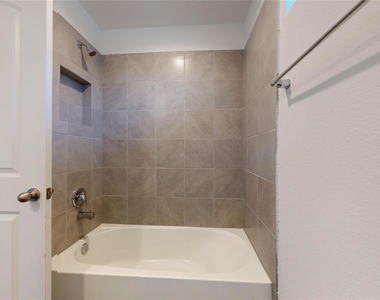 1522 Oakdale Crest Road - Photo Thumbnail 39