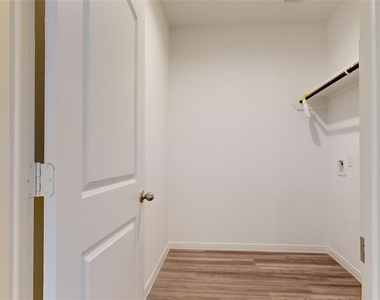 1522 Oakdale Crest Road - Photo Thumbnail 21