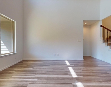 1522 Oakdale Crest Road - Photo Thumbnail 8