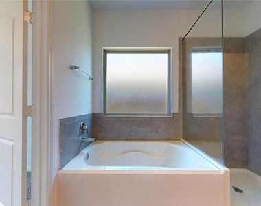 1522 Oakdale Crest Road - Photo Thumbnail 27