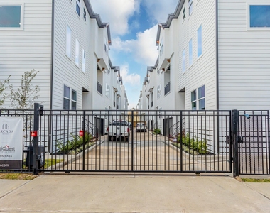 1439 W 25th Street - Photo Thumbnail 37