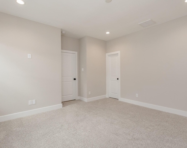 1439 W 25th Street - Photo Thumbnail 23