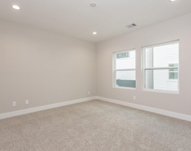 1439 W 25th Street - Photo Thumbnail 14