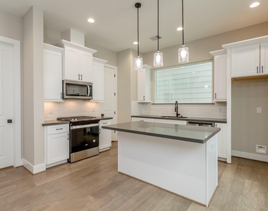 1439 W 25th Street - Photo Thumbnail 8