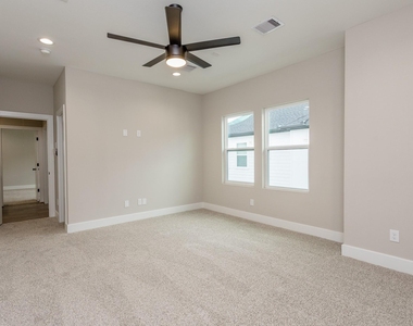 1439 W 25th Street - Photo Thumbnail 2