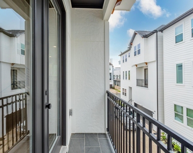 1439 W 25th Street - Photo Thumbnail 28