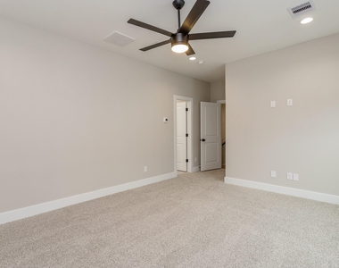 1439 W 25th Street - Photo Thumbnail 15