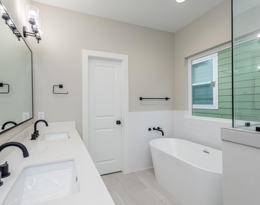 1439 W 25th Street - Photo Thumbnail 27