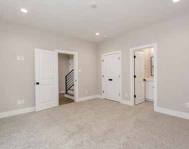 1439 W 25th Street - Photo Thumbnail 5