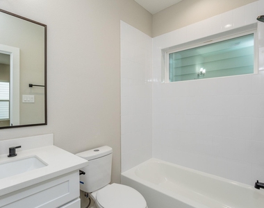 1439 W 25th Street - Photo Thumbnail 34