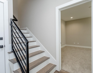 1439 W 25th Street - Photo Thumbnail 22
