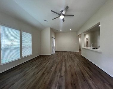 851 A Arbor Pines Ct - Photo Thumbnail 2