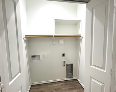 851 A Arbor Pines Ct - Photo Thumbnail 6
