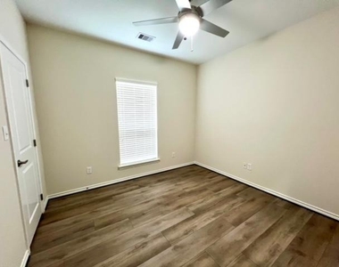 851 A Arbor Pines Ct - Photo Thumbnail 7