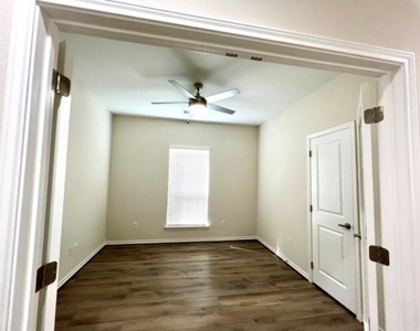 851 A Arbor Pines Ct - Photo Thumbnail 4