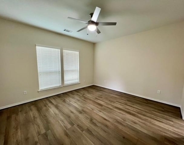 851 A Arbor Pines Ct - Photo Thumbnail 8