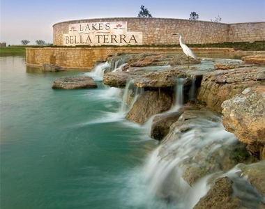 11502 Lago Bella Drive - Photo Thumbnail 31