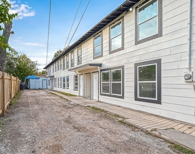6420 Conley Street - Photo Thumbnail 6