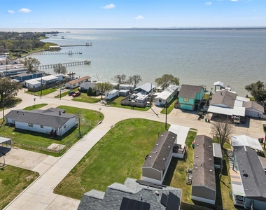 3035 Bay Oaks Harbor Drive - Photo Thumbnail 1