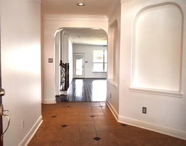 4911 Dwarf Honey Suckle Court - Photo Thumbnail 2