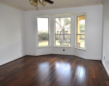 4911 Dwarf Honey Suckle Court - Photo Thumbnail 10