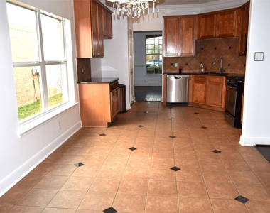 4911 Dwarf Honey Suckle Court - Photo Thumbnail 8
