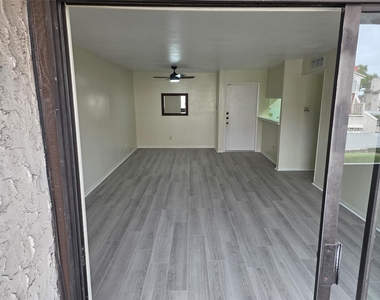 3025 Walnut Bend Lane - Photo Thumbnail 11
