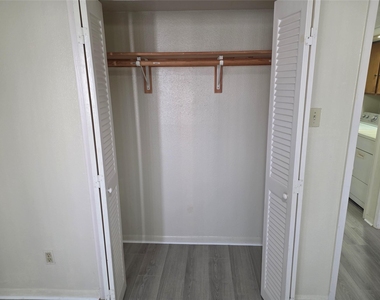 3025 Walnut Bend Lane - Photo Thumbnail 29