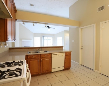 11011 Shadowfield Drive - Photo Thumbnail 6