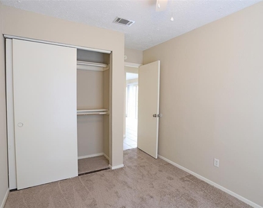 11011 Shadowfield Drive - Photo Thumbnail 12