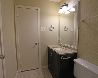 11011 Shadowfield Drive - Photo Thumbnail 16