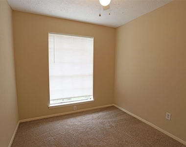 11011 Shadowfield Drive - Photo Thumbnail 10