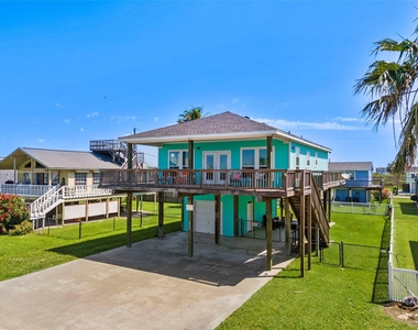 3923 Reeves Drive - Photo Thumbnail 2