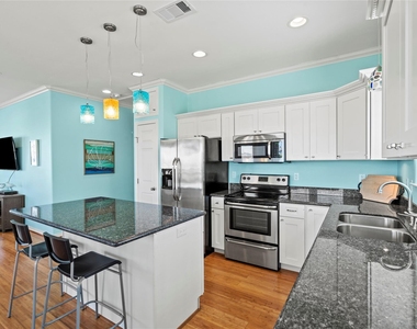 3923 Reeves Drive - Photo Thumbnail 9