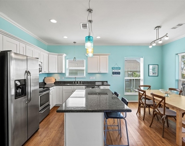 3923 Reeves Drive - Photo Thumbnail 12
