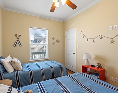 3923 Reeves Drive - Photo Thumbnail 15