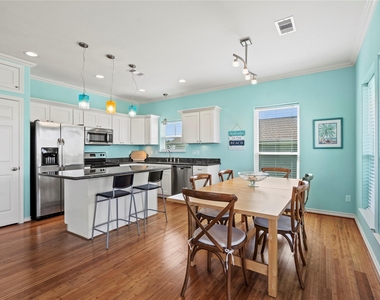 3923 Reeves Drive - Photo Thumbnail 8