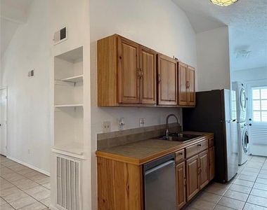 12707 Marble Drive - Photo Thumbnail 6