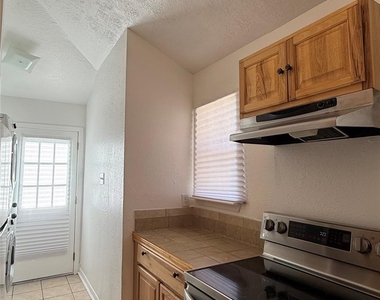12707 Marble Drive - Photo Thumbnail 13