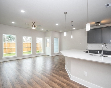 4401 Alvin - Photo Thumbnail 2