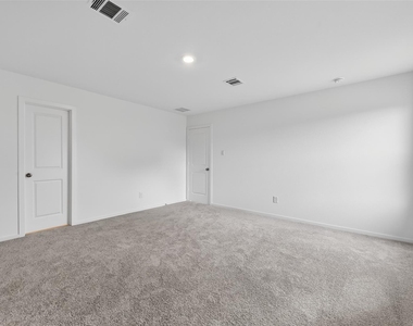 216 Amy Street - Photo Thumbnail 31