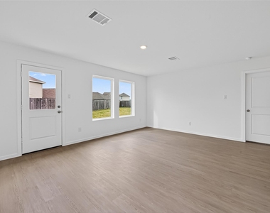 216 Amy Street - Photo Thumbnail 19