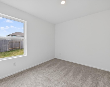 216 Amy Street - Photo Thumbnail 25