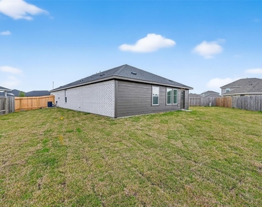 216 Amy Street - Photo Thumbnail 39