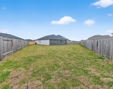 216 Amy Street - Photo Thumbnail 40