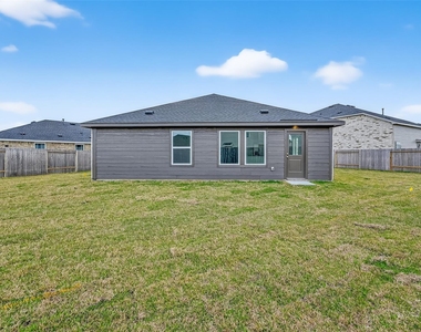 216 Amy Street - Photo Thumbnail 38