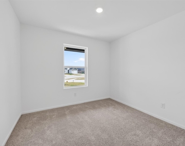 216 Amy Street - Photo Thumbnail 20