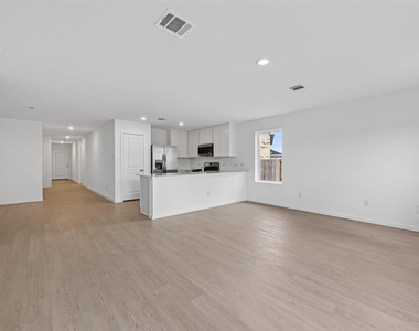 216 Amy Street - Photo Thumbnail 17