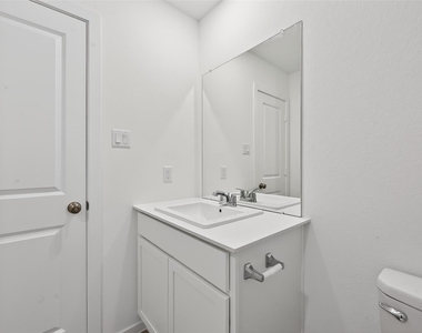 216 Amy Street - Photo Thumbnail 24